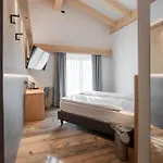 Szálloda Spires 4*