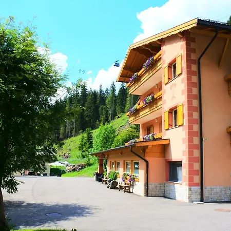 Hotel Clara
