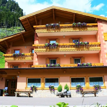Hotel Clara Canazei