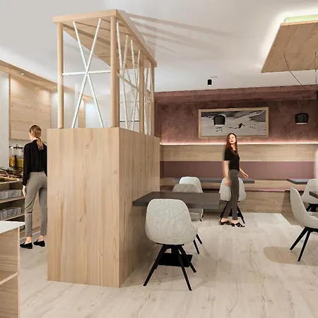 Clara Hotel 2*