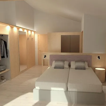 Clara Hotel 2*