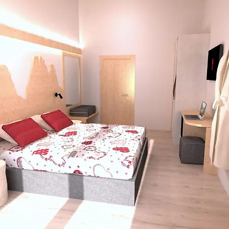 Hotel Clara 2*