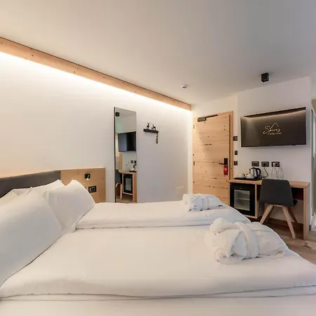 Spires Готель 4*