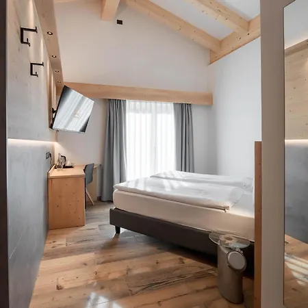 Hotel Spires 4*