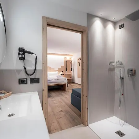 Hotel Spires 4*