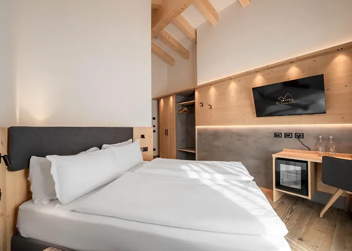 ホテル Spires カナツェーイ