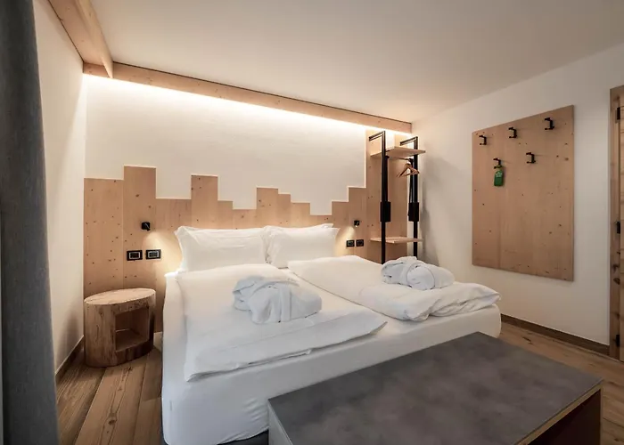 Spires Готель 4*