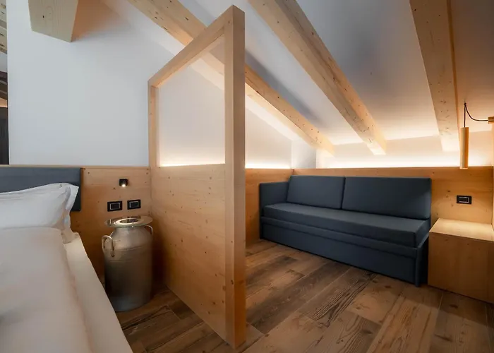 ホテル Spires カナツェーイ