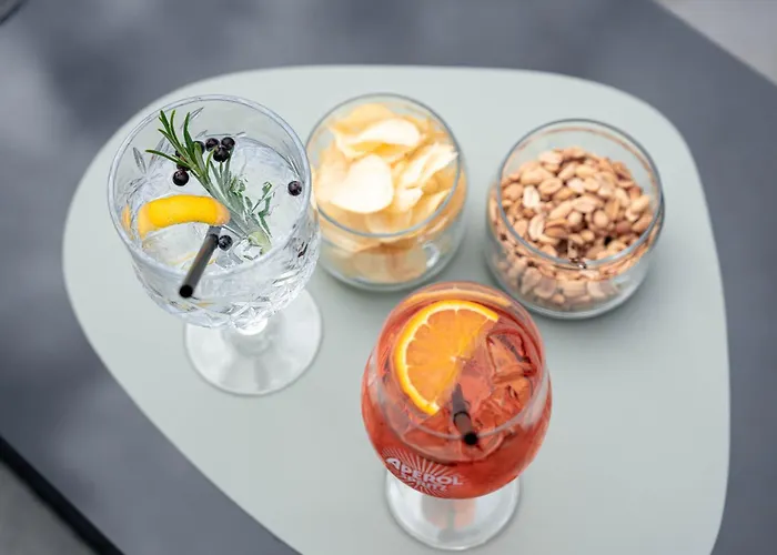 Готель Spires Канацеї